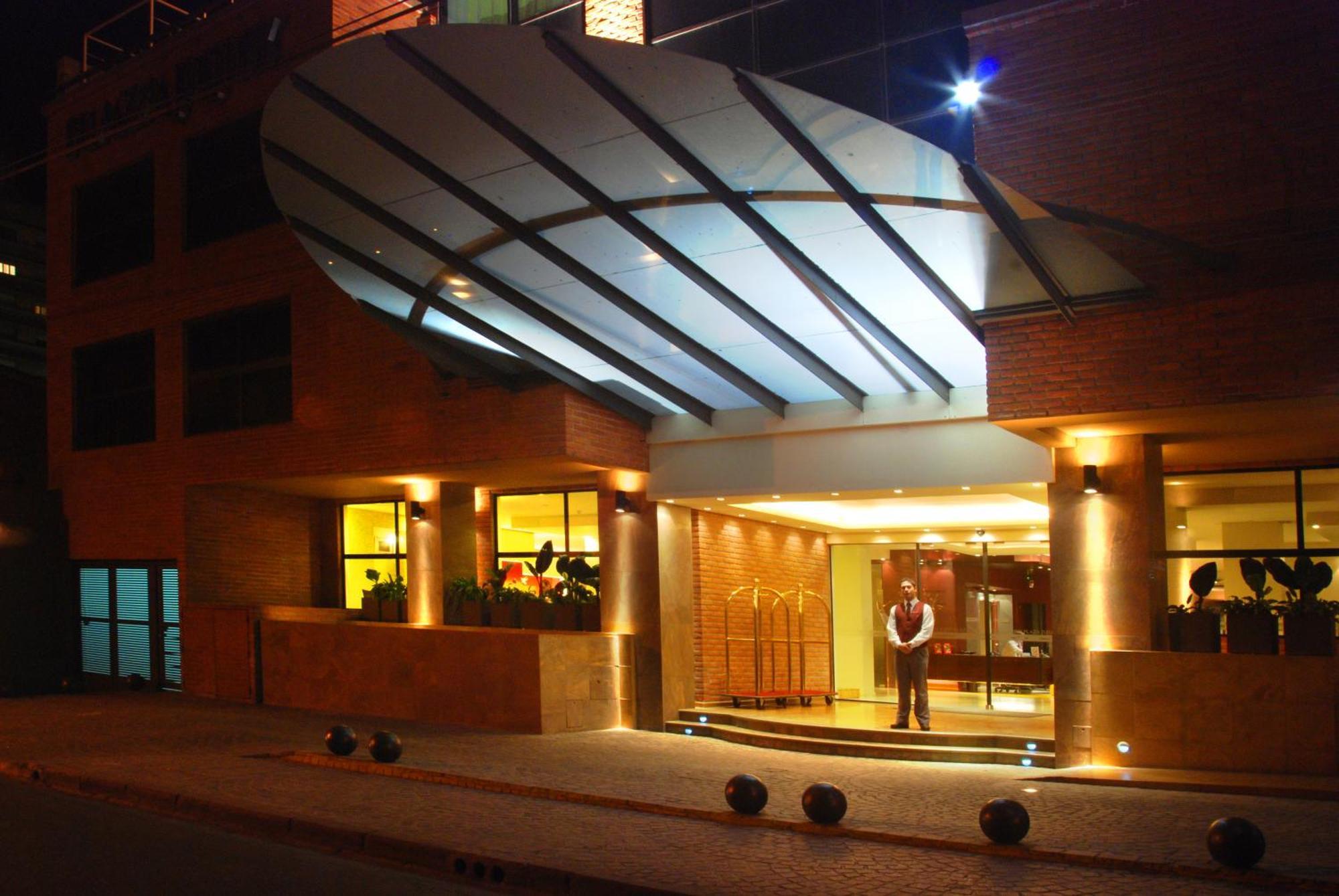 Howard Johnson Plaza Jujuy Сан Салвадор де Хухуй Екстериор снимка