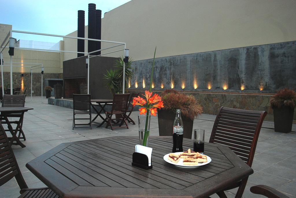 Howard Johnson Plaza Jujuy Сан Салвадор де Хухуй Екстериор снимка